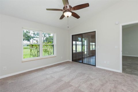 House in Zephyrhills, Florida 2 bedrooms, 138.98 sq.m. № 2393591 - photo 21