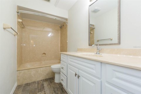 House in Zephyrhills, Florida 2 bedrooms, 138.98 sq.m. № 2393591 - photo 17