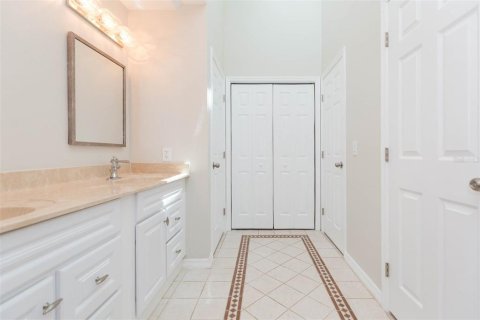 House in Zephyrhills, Florida 2 bedrooms, 138.98 sq.m. № 2393591 - photo 23