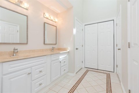 House in Zephyrhills, Florida 2 bedrooms, 138.98 sq.m. № 2393591 - photo 22