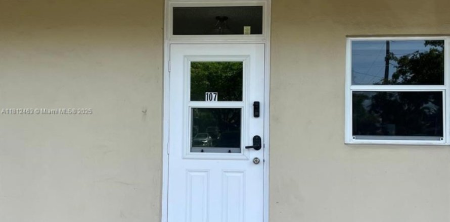 Condo in Hallandale Beach, Florida, 2 bedrooms № 1959924