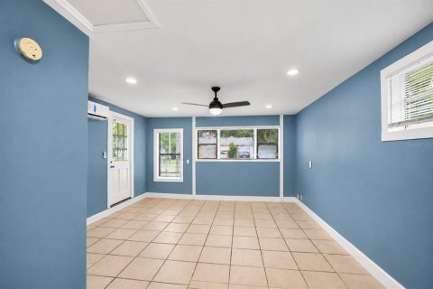 Villa ou maison à louer à Largo, Floride: 1 chambre, 47.57 m2 № 2413777 - photo 5