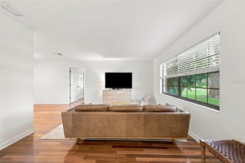 House in Orlando, Florida 4 bedrooms, 149.2 sq.m. № 2393503 - photo 7