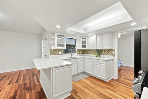 House in Orlando, Florida 4 bedrooms, 149.2 sq.m. № 2393503 - photo 16