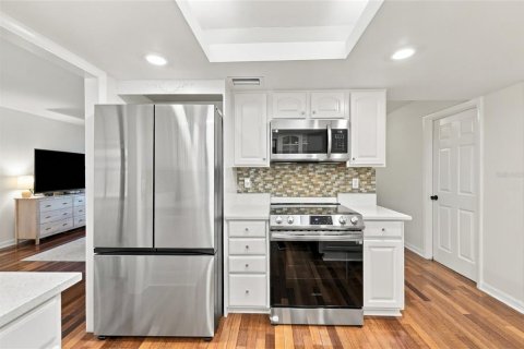 House in Orlando, Florida 4 bedrooms, 149.2 sq.m. № 2393503 - photo 15