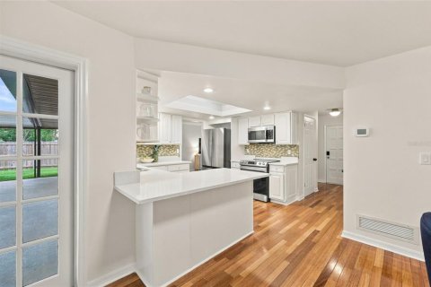 House in Orlando, Florida 4 bedrooms, 149.2 sq.m. № 2393503 - photo 17