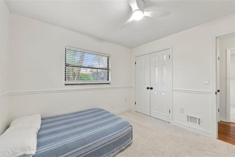 House in Orlando, Florida 4 bedrooms, 149.2 sq.m. № 2393503 - photo 30