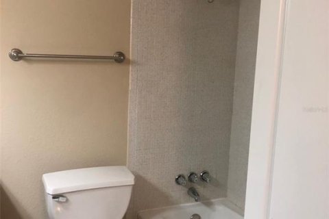 Condo in Gainesville, Florida, 2 bedrooms  № 1598452 - photo 12