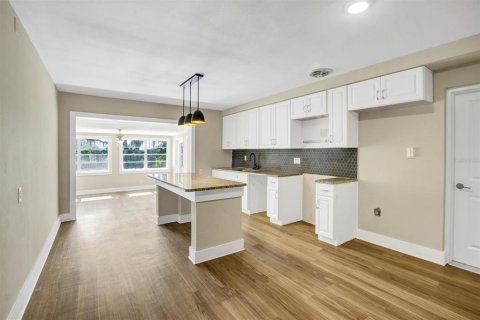Casa en venta en Winter Haven, Florida, 3 dormitorios, 165.37 m2 № 1853965 - foto 6