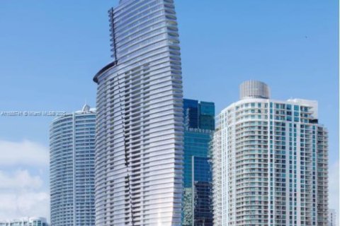 Condominio en venta en Miami, Florida, 2 dormitorios, 146.6 m2 № 1704384 - foto 2