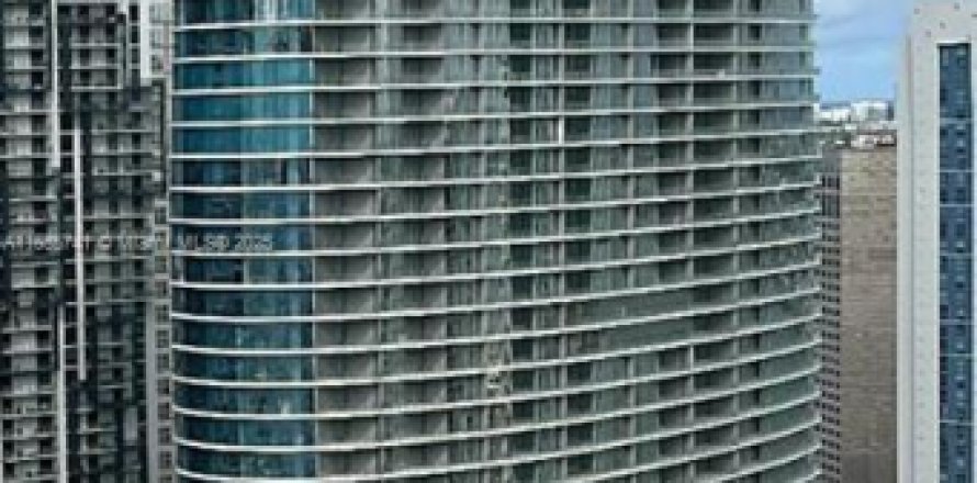 Condominio en Miami, Florida, 2 dormitorios № 1704384
