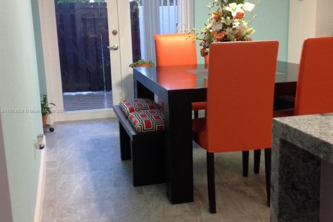 Купить таунхаус в Майами, Флорида 3 спальни, 145.39м2, № 2017009 - фото 14