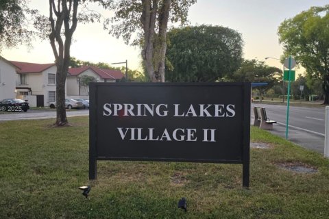 Таунхаус в Майами, Флорида 3 спальни, 145.39м2 № 2017009