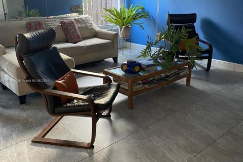 Купить таунхаус в Майами, Флорида 3 спальни, 145.39м2, № 2017009 - фото 9