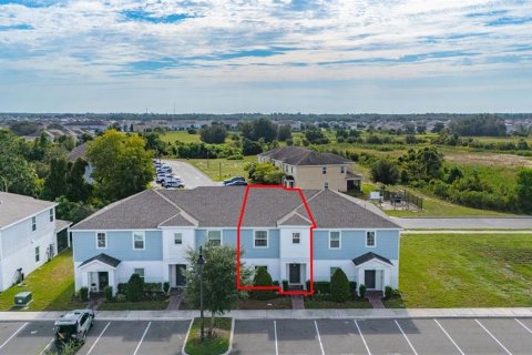 Townhouse in Davenport, Florida 3 bedrooms, 150.59 sq.m. № 2319174