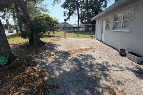 Commercial property in New Port Richey, Florida 130.62 sq.m. № 2214588 - photo 6