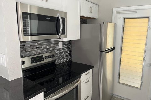 Apartamento en alquiler en Saint Pete Beach, Florida, 2 dormitorios, 69.68 m2 № 1724316 - foto 6