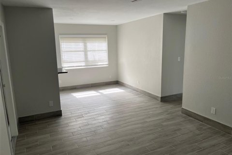 Apartamento en alquiler en Saint Pete Beach, Florida, 2 dormitorios, 69.68 m2 № 1724316 - foto 3
