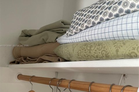 Снять в аренду кондоминиум в Лодердейл-бай-те-Си, Флорида 1 спальня, 75.44м2, № 1991265 - фото 18