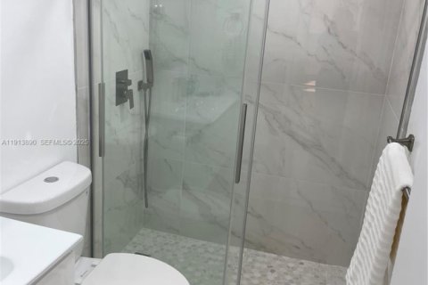 Снять в аренду кондоминиум в Лодердейл-бай-те-Си, Флорида 1 спальня, 75.44м2, № 1991265 - фото 5