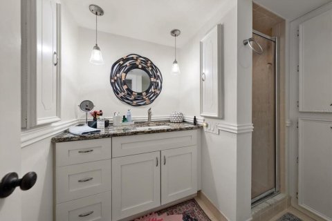 Condo in Belleair Bluffs, Florida, 2 bedrooms № 2354175 - photo 22