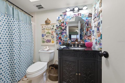 Condo in Belleair Bluffs, Florida, 2 bedrooms № 2354175 - photo 16