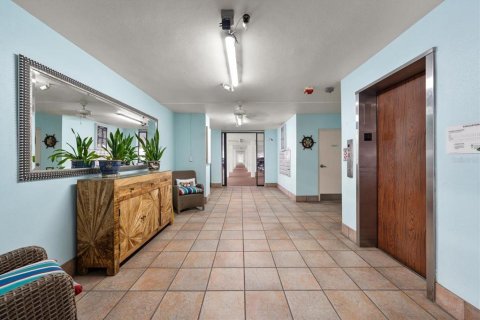 Condo in Belleair Bluffs, Florida, 2 bedrooms № 2354175 - photo 26