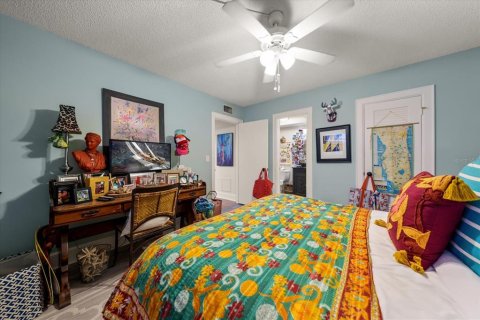 Condo in Belleair Bluffs, Florida, 2 bedrooms № 2354175 - photo 17