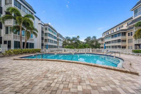 Condo in Belleair Bluffs, Florida, 2 bedrooms № 2354175 - photo 23