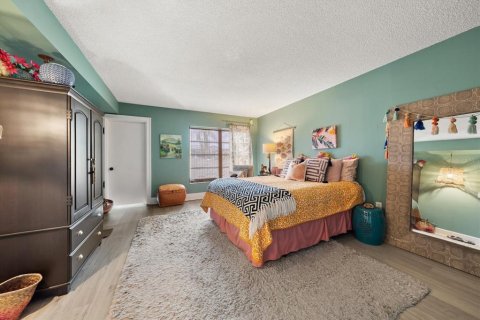 Condo in Belleair Bluffs, Florida, 2 bedrooms № 2354175 - photo 20