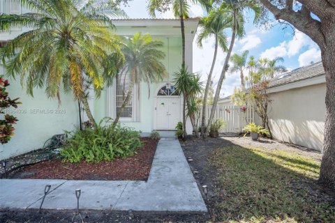 Villa ou maison à vendre à Davie, Floride: 3 chambres, 167.32 m2 № 2008949 - photo 4
