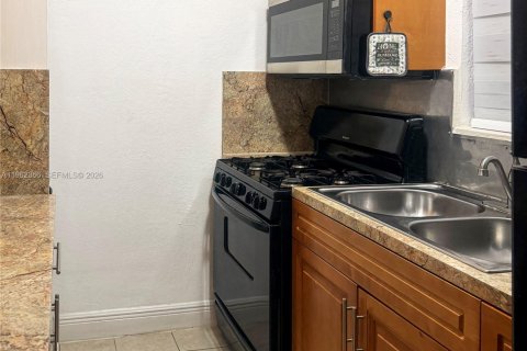 Copropriété à louer à Hialeah, Floride: 1 chambre, 55 m2 № 2023926 - photo 5