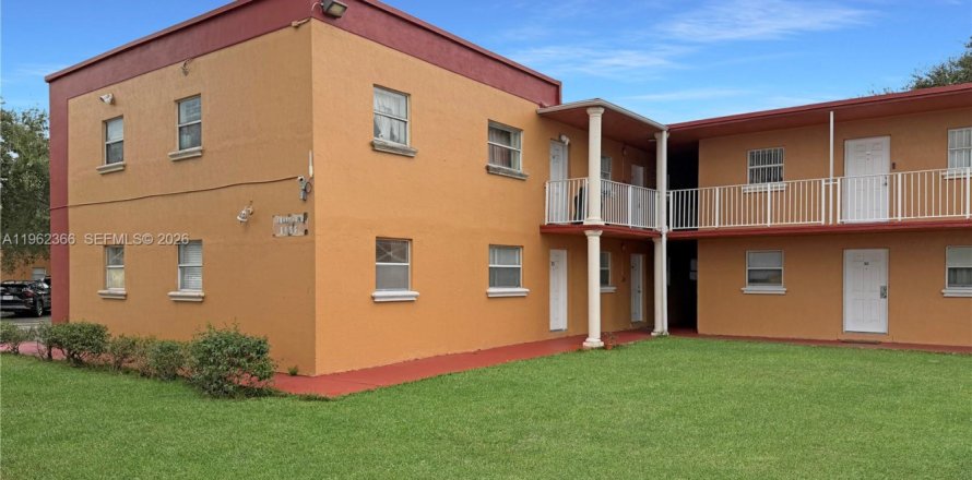Condo à Hialeah, Floride, 1 chambre  № 2023926