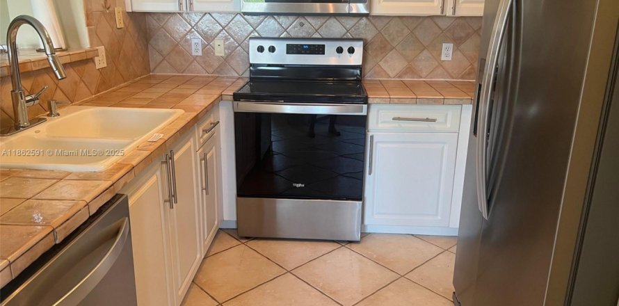 Condo à Aventura, Floride, 2 chambres № 1890904