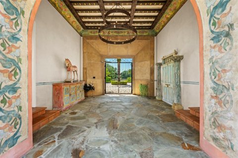 House in Thonotosassa, Florida 6 bedrooms, 2352.38 sq.m. № 1656723 - photo 8