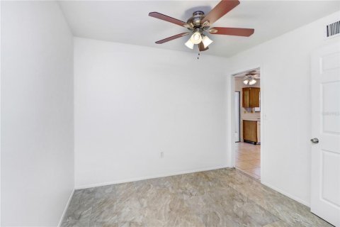 Villa ou maison à louer à Sun City Center, Floride: 2 chambres, 86.12 m2 № 2388839 - photo 7