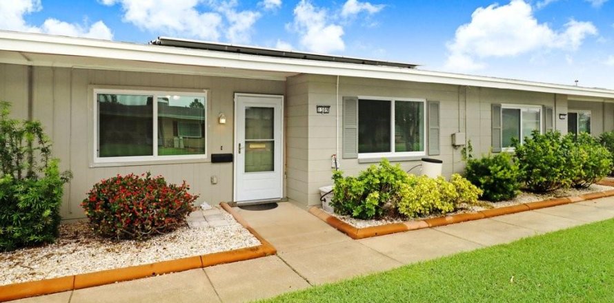 Villa ou maison à Sun City Center, Floride 2 chambres, 86.12 m2 № 2388839