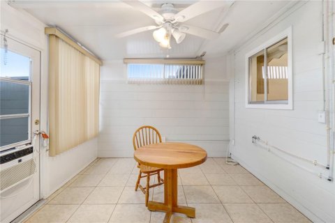 Villa ou maison à louer à Sun City Center, Floride: 2 chambres, 86.12 m2 № 2388839 - photo 15