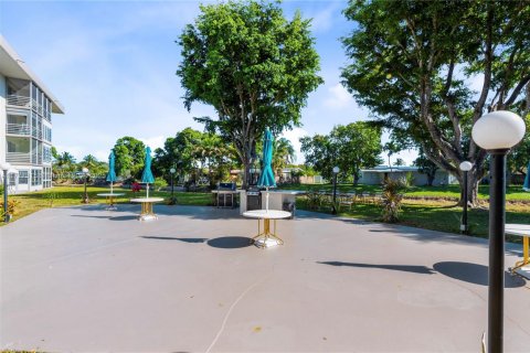 Condo in Lauderdale Lakes, Florida, 1 bedroom  № 1619733 - photo 20