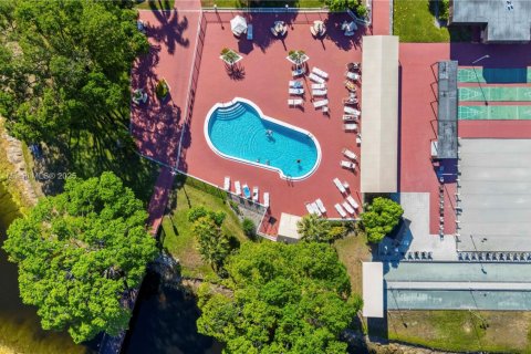 Condo in Lauderdale Lakes, Florida, 1 bedroom  № 1619733 - photo 26