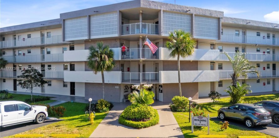 Condo in Lauderdale Lakes, Florida, 1 bedroom  № 1619733