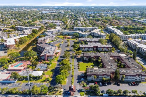 Condo in Lauderdale Lakes, Florida, 1 bedroom  № 1619733 - photo 28