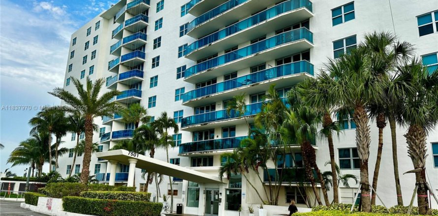 Condo in North Bay Village, Florida, 2 bedrooms № 1827602