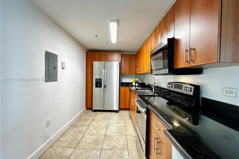 Condo in North Bay Village, Florida, 2 bedrooms  № 1827602 - photo 2