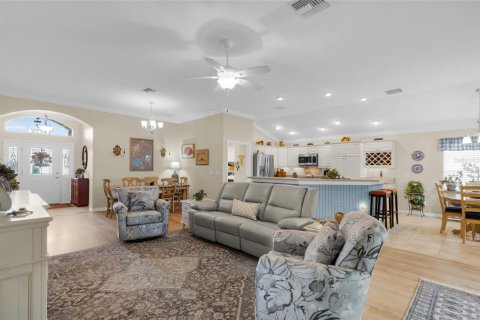 Casa en venta en The Villages, Florida, 3 dormitorios, 181.9 m2 № 1908135 - foto 9