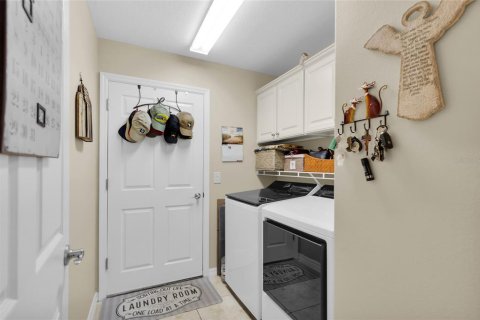 Casa en venta en The Villages, Florida, 3 dormitorios, 181.9 m2 № 1908135 - foto 19