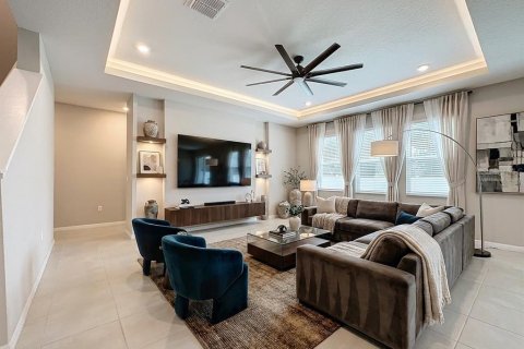 House in Riverview, Florida 4 bedrooms, 312.34 sq.m. № 2150437 - photo 6