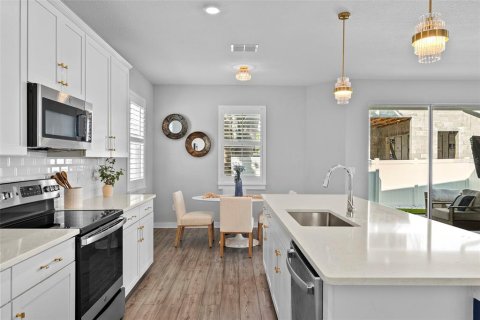 Casa en alquiler en Tampa, Florida, 4 dormitorios, 287.44 m2 № 1893961 - foto 17