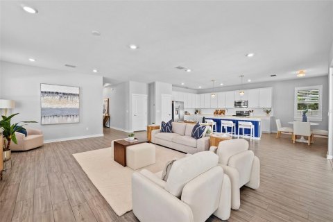 Casa en alquiler en Tampa, Florida, 4 dormitorios, 287.44 m2 № 1893961 - foto 9