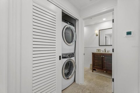 Condo in Sarasota, Florida, 3 bedrooms № 2405691 - photo 29